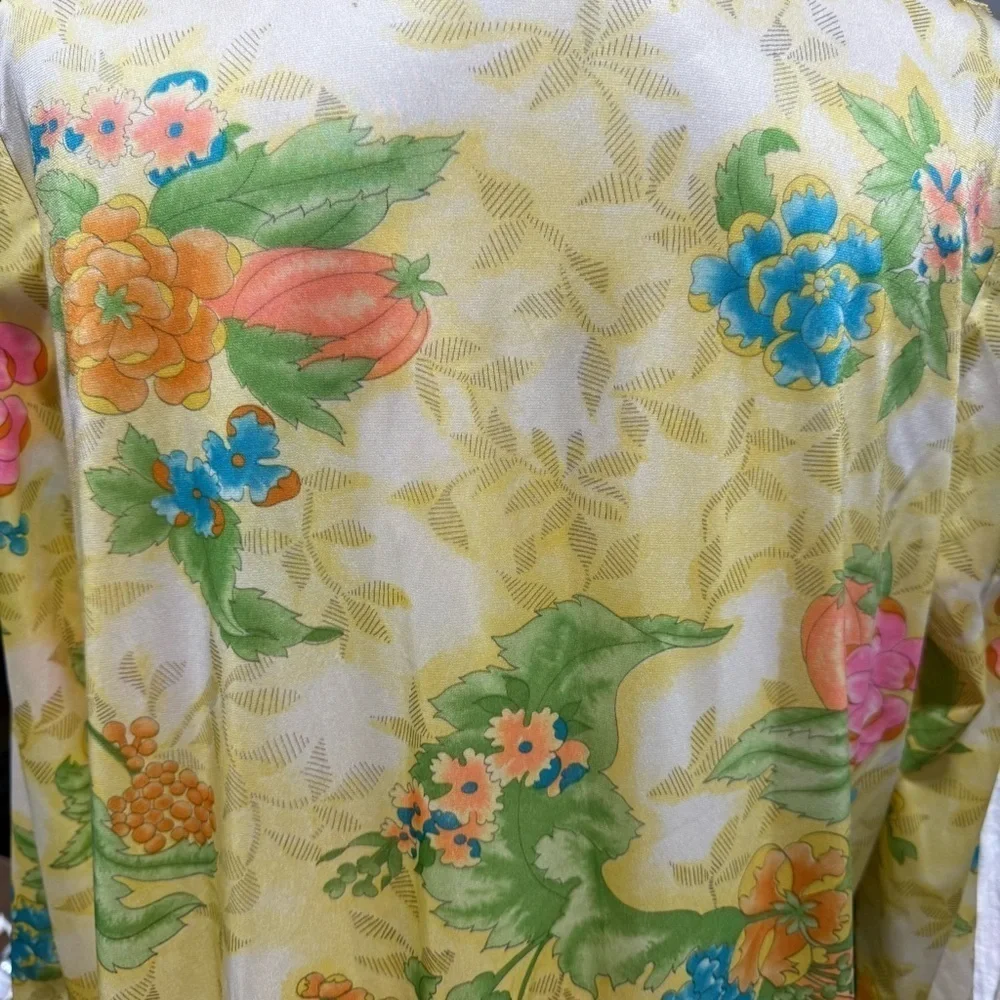 Vanity Fair 70s Vintage Yellow Floral Satin Robe Sz 34 Small Lace Pumpkin Fall